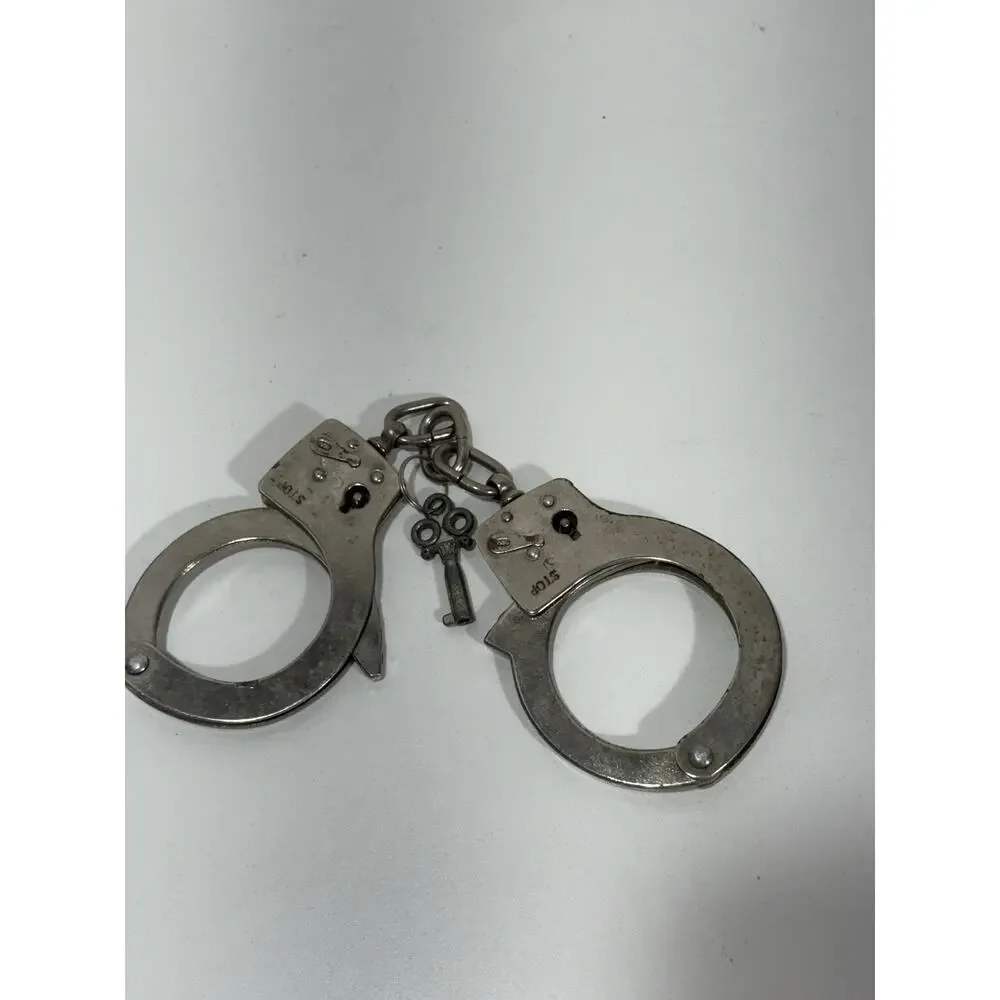 Vintage Taiwan Handcuffs with Key See Pictures‎